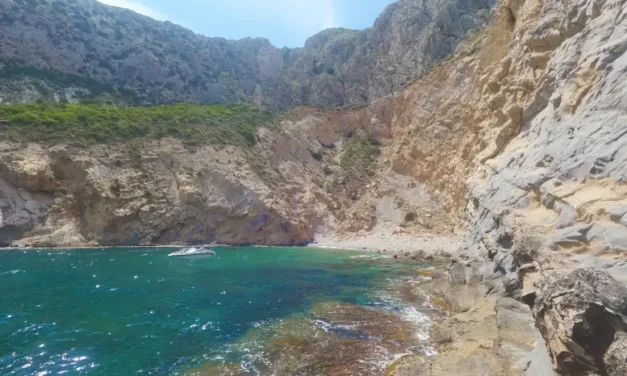 Las 5 calas más bonitas de Calpe para recorrer con tu moto de agua