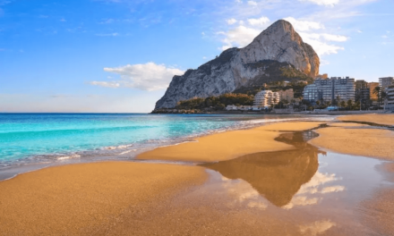 Los mejores lugares para sacarse fotos en Calpe desde el mar