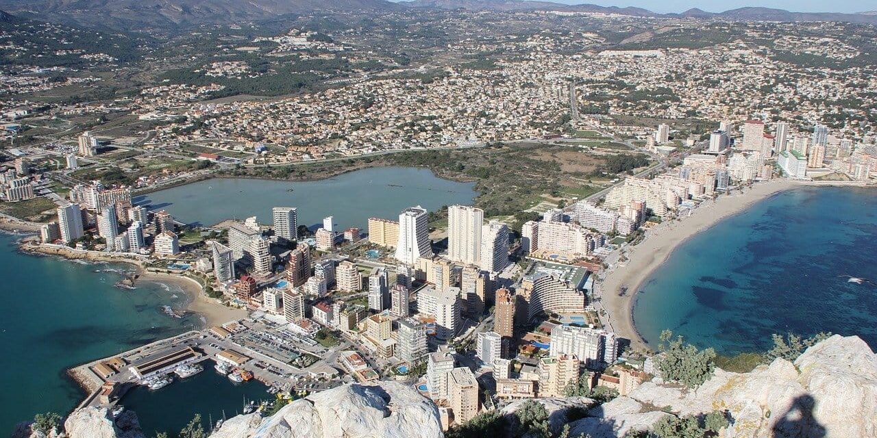 Dónde Aparcar Cerca de la Playa y el Puerto de Calpe