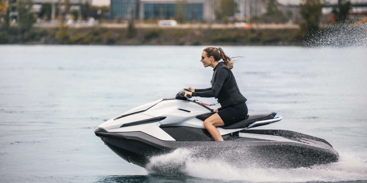 Motos de agua eléctricas: el futuro sostenible del jet ski premium