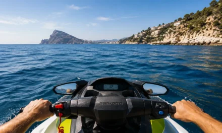 Alquiler libre o excursión guiada en moto de agua: qué opción elegir